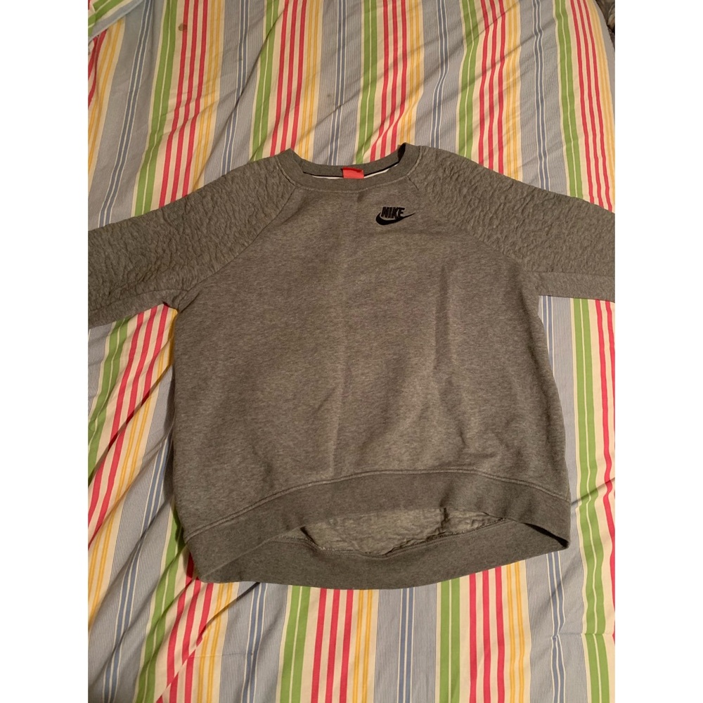 crew neck